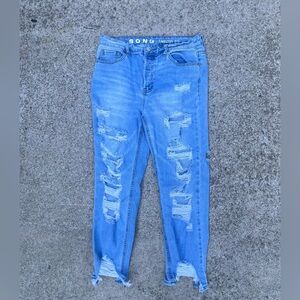 S.O.N.G. TIMELESS FIT LIGHT BLUE DISTRESSED DENIM JEANS JUNIORS 9